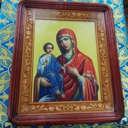 день празднования иконы Божией Матери Троеручица.